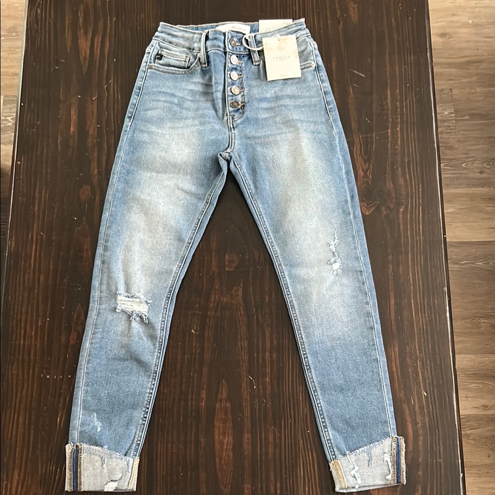 KANCAN women’s boutique jeans size 5/26 New with tags